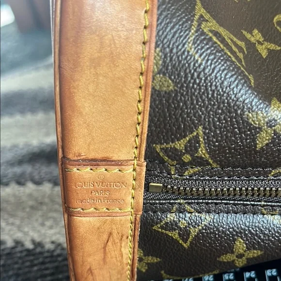 Louis Vuitton Alma Monogram - Picture 7 of 17